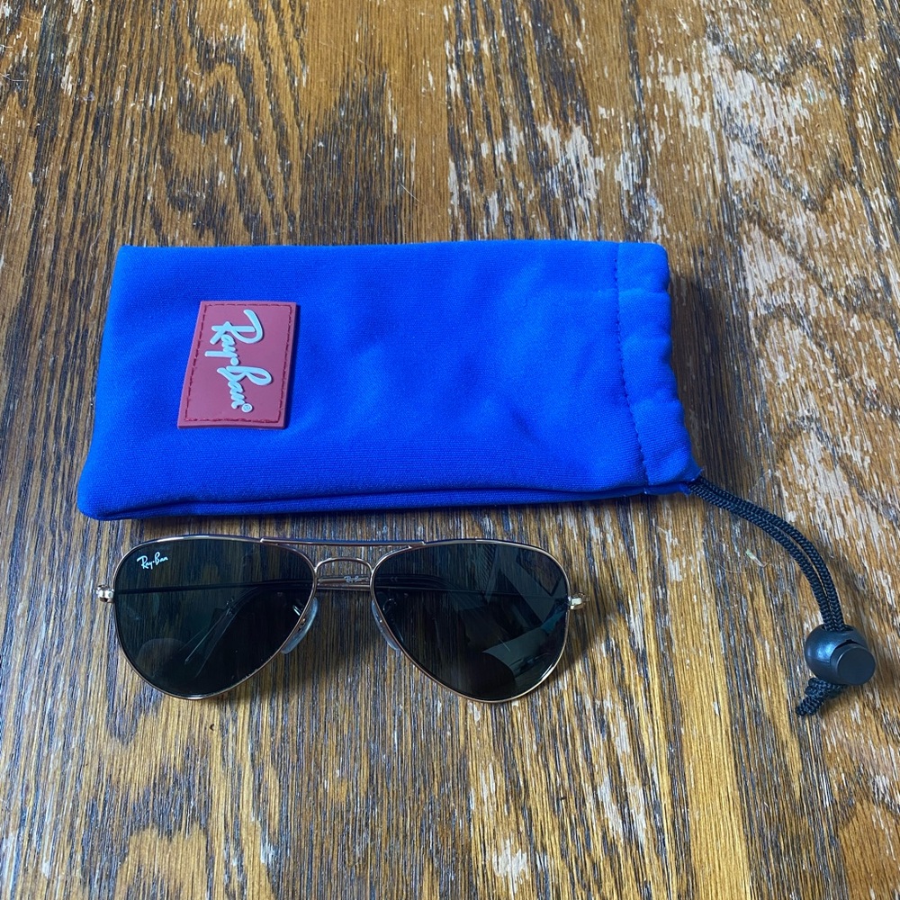 Ray-Ban Gold Aviator Sunglasses with Blue Pouch